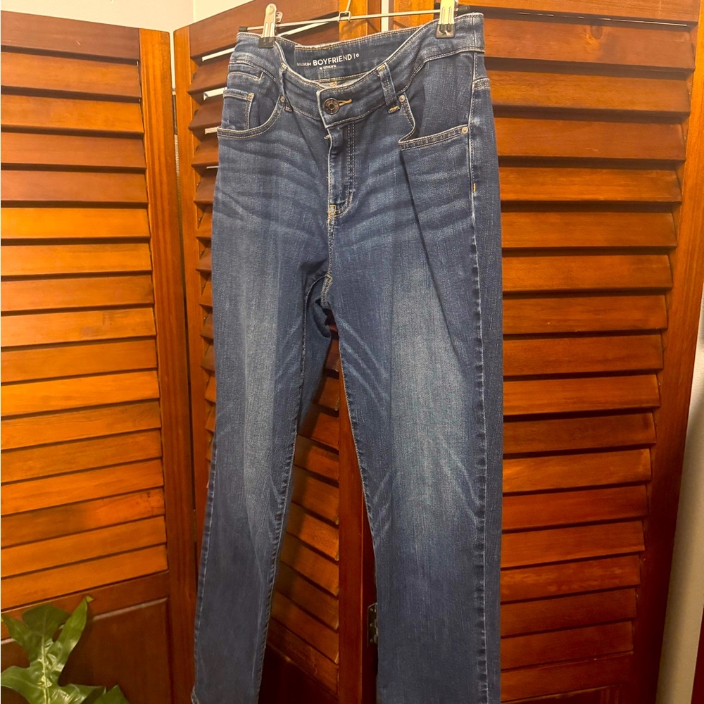 Chicos size “0” Boyfriend ankle jeans